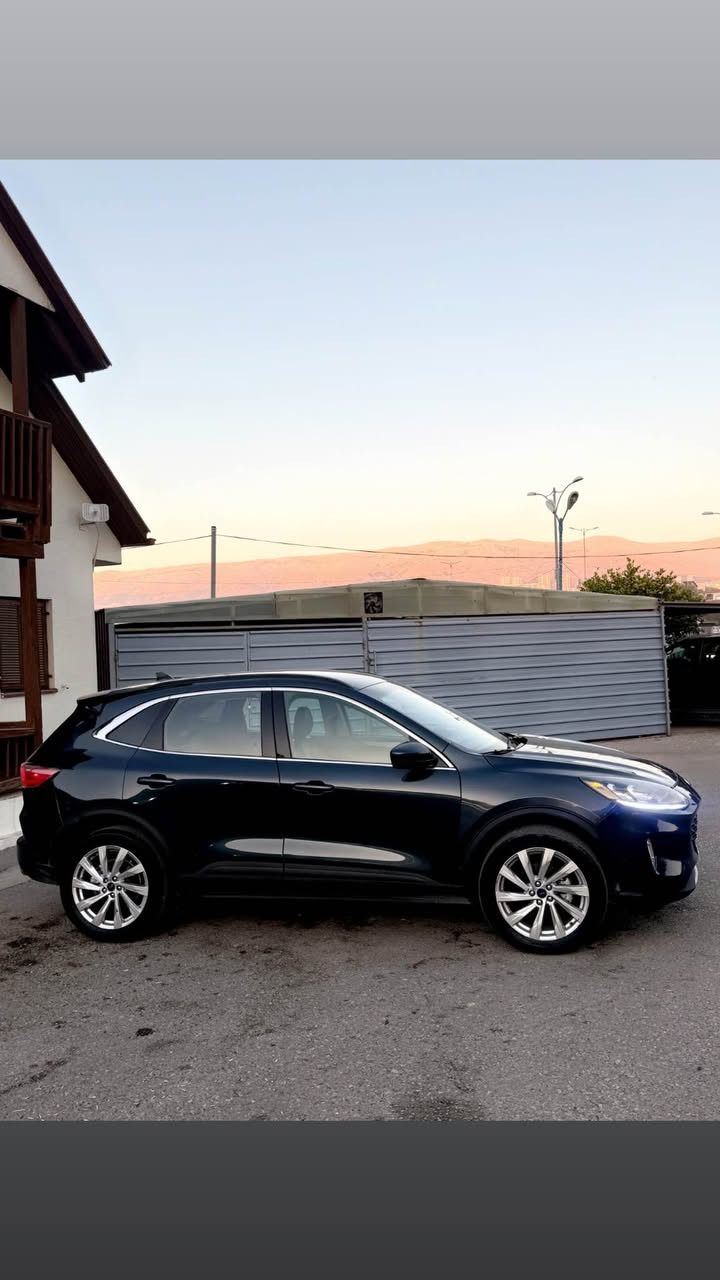 Ford Escape 2022 TITANIUM v4 2.0 turbo 
AWD‎ فۆرد اسكێپ ٤ بستۆن مەکینە ٢٠ تۆربۆ مرغوب 
مواسەفات تیتانیوم ‎دەبل ئەكسل ‎گێچ ئەلكتڕۆنی داتاشۆ وایرلیس جارج  ‎ئەوتۆ ستارت ستۆپ ‎ئەتۆ هۆڵد  شەغال سنوق شاپ کارەبای  ‎لایت ئۆتۆ ٤ عەدەسە لید  بلاجکتۆر  ‎كوشن هیتەر کوشن کارەبی   ‎سوكان هیتەر کوشن جلد زەرد و ڕەش ‎برێك كارەبای ‎ڕاداری پێشوو دوا ئاوێنە ڕادار  ڕاداری خەتی جادە ‎گێڕ ماوص تەبرید مەرەکزی  شاشە  ‎ کامیرە  سیستەمی كاڕپلەی تحدید سورعە  ٤ جام  ئۆتۆ ئاوێنە کارەبا حاسەی پێشوو دوا ٥ مۆد لێخورین ‏.        Normal-eco-sport-snow-slippery  سەیارەکە قەپات مواسەفاتە بەس پانۆراما نیە گێڕوو مەکینەو کارەبای بە شەرتە ٢ پارچەو ١ پەڵەی بجوک بۆیاخە بێ ناو گرتن 
چەمەلەغی پێشەوە چەمەلەغی دواوە سەنەوی تازەیە    ***********    127$ السليمانية, العراق
