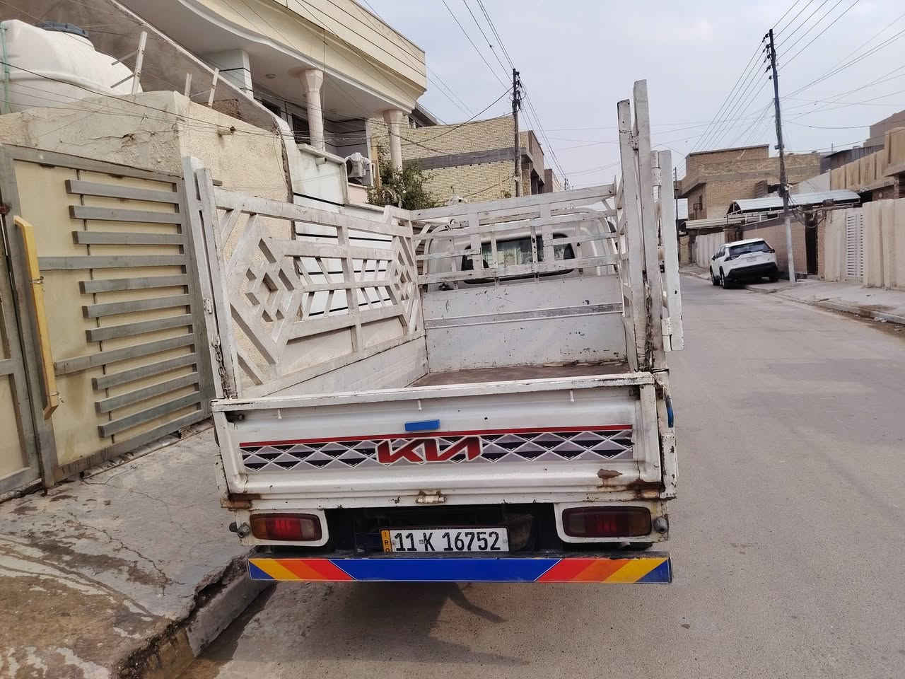 من رخصه الادمن سياره كيا فونتير ا م عيون 2001 بأسمي رقم بغداد انكليزي مصفره غرامات ضريبه وهزه جديد محرك كير اكسل باتري خير من الله صدر قبل 10 ايام مشط ستيرن مبدلهن بانزات دسكات عنبار كله جديد بيه ايباد مسجل تخم سماعات بيه داش كام تصوير مال حوادث كاميرات اماميه وثنين عل السايق شاصي ورقم شاصي مكفول وين متريد افحص العنوان بغداد المشتل رئاسه المعلمين هاتف ***********
