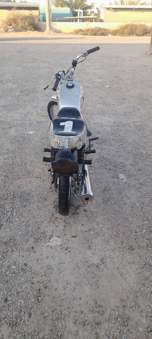 اسلام عليكم دراجه أدوات مفتوحا بس بستم السعر ٦٠٠ بيه مجال  العنوان بصره قضاء المدينة ارقم ***********
