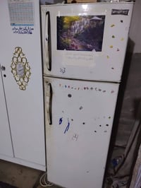 غرفه نوم تركيه كامله للبيع العنوان بغداد حي حطين شارع السجاد متكونه من...
