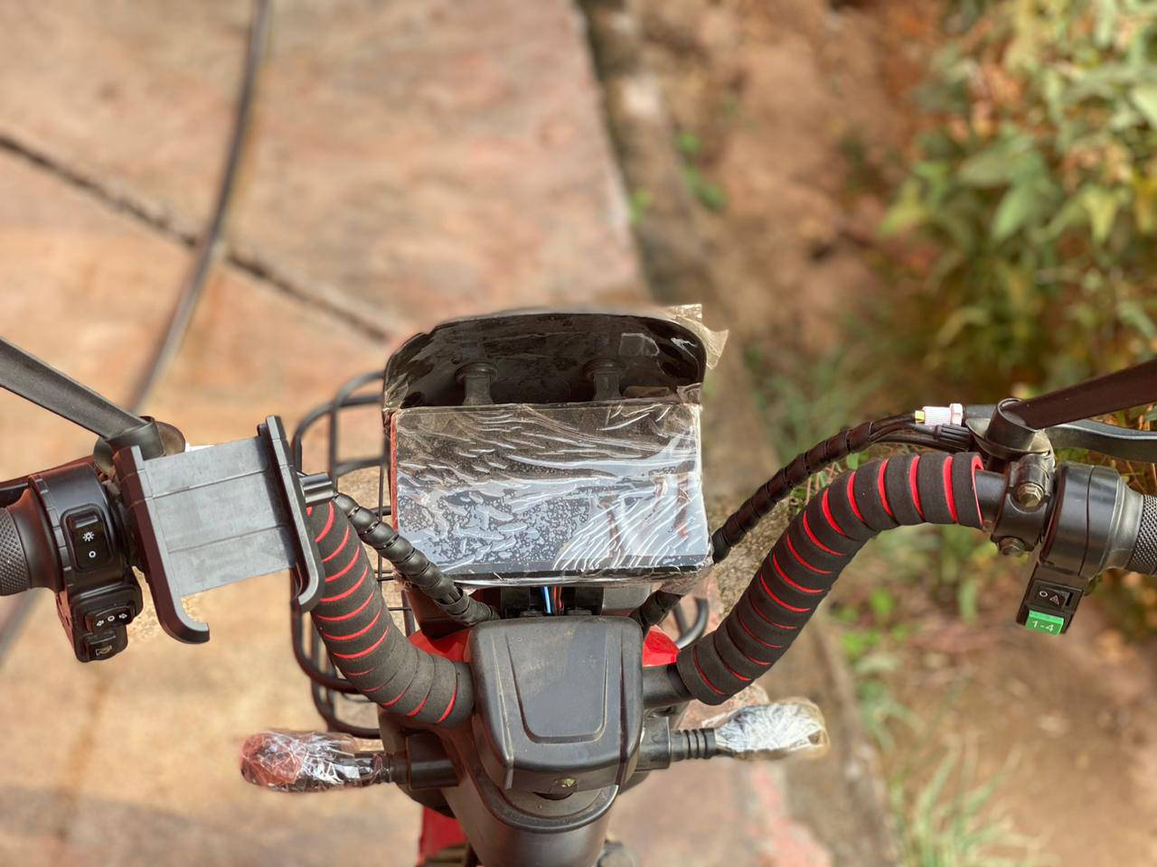 السلام عليكم شباب دراجة شحن نظيفة ومرتبة كلشي نظيف بيها وعارضها للبيع السعر 450
رقمي على الخاص ***********❤
