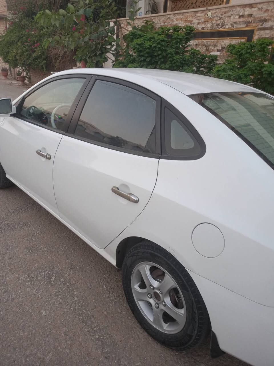 للبيع او مراوس بااحدث 2009 بغداد مكينه 1600 دكشن عالي لاتنقيص ولاتبخير تبريد ثلج بيها صبغ ربع البنيد وباب الساىق نص تقريبا وبدايه القمارة صبغ تكشير شبرين وبسعر 93 وبيها مجال للاتصال بالرقم *********** او عالخاص مكاني النجف الاشرف
