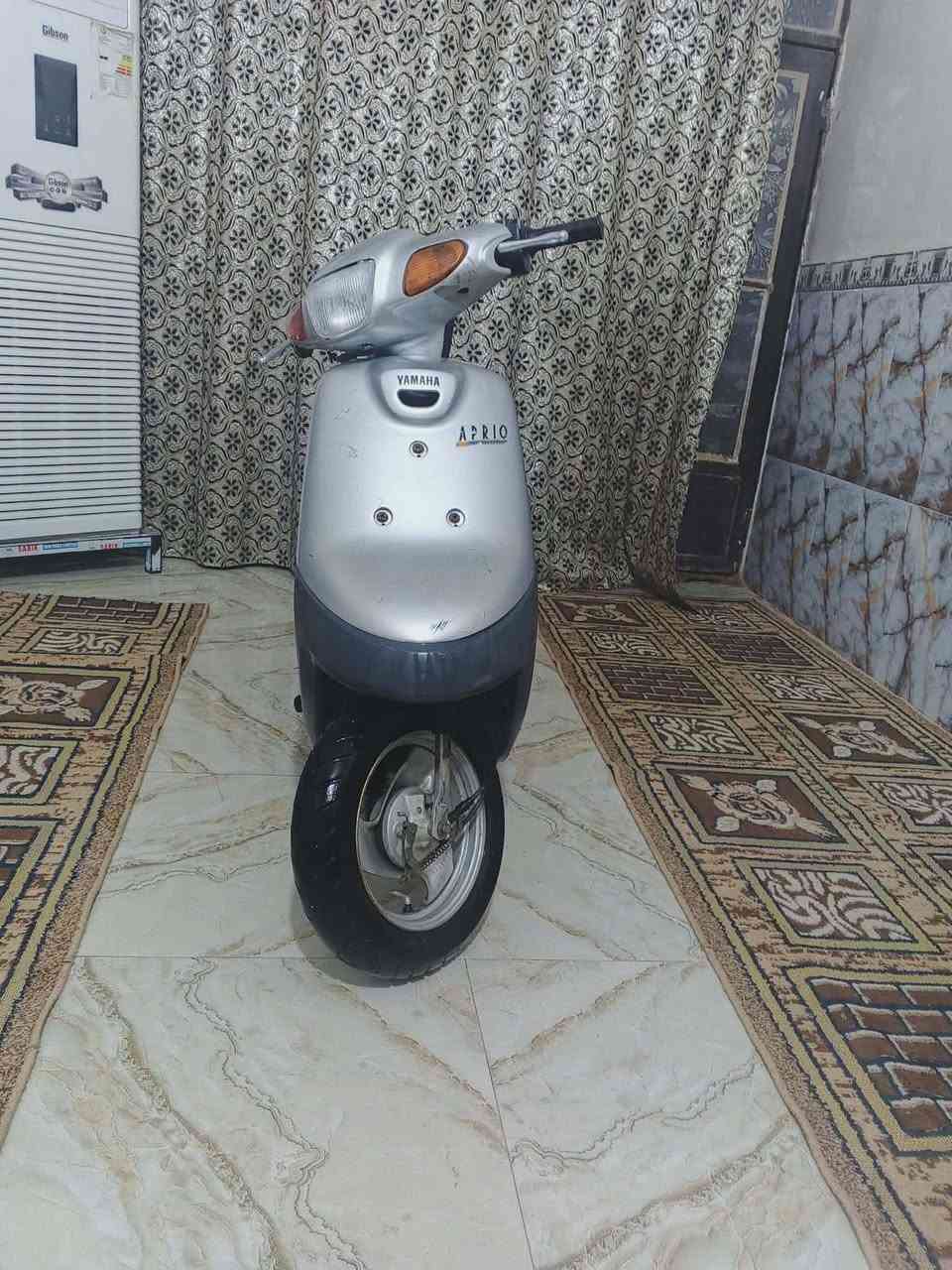 السلام عليكم دراجه للبيع بطه موديل  2000ما مفتوحه كهربائياته كله شغاله سلف هندر سعر 350مكان كربلاء حي العامل الاتصال عل رقم ***********
