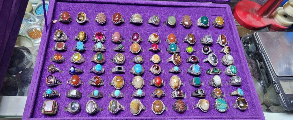 بغداد المشتل شارع المطبك قرب دائرة الامانة عمارة البركة 
للإستفسار ***********
