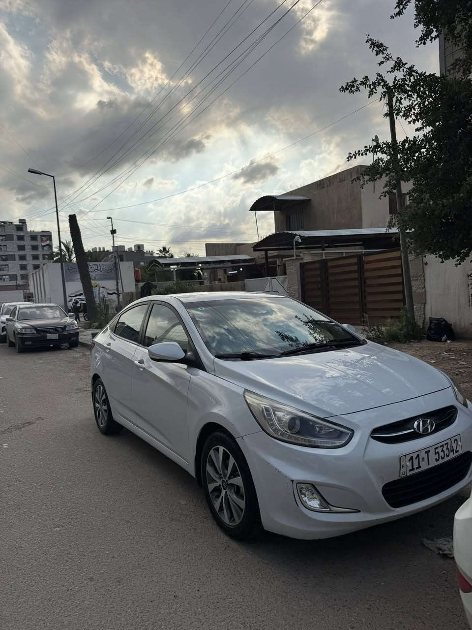 اكسنت ١٨  خليجي
ماشية ٨٠ الف 
هزة كامله

بأسمي تحويل مباشر 

لايت عدسة 

لد امامي نهاري

فتحة سقف

شاشة 

حساس

مكينة. ١٦٠٠ دوش

وباقي مواصفات الاكسنت المعروفة

سيارة جديدة وكاملة من كل النواحي 

وصور السونار بالمنشور 

السعر المطلوب. ١٢٥ 

***********
