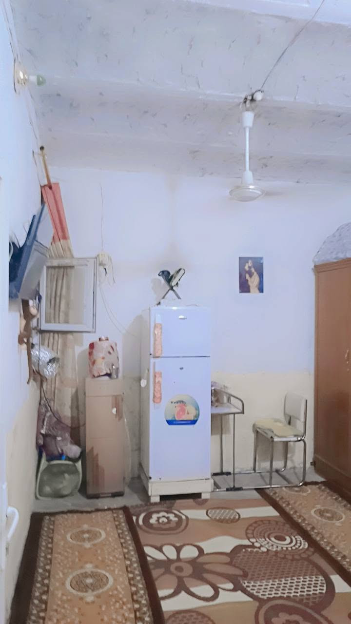 السلام عليكم عندي بيت للبيع نضيف بل مطار الجديد شارع فدك قريب على شارع كلش البيت ركن مشمول بلتطويب مستلم وصل بي سعره مناسب جداً ***********سعره جداً مناسب السعر خاص مشمول بلتطويب
