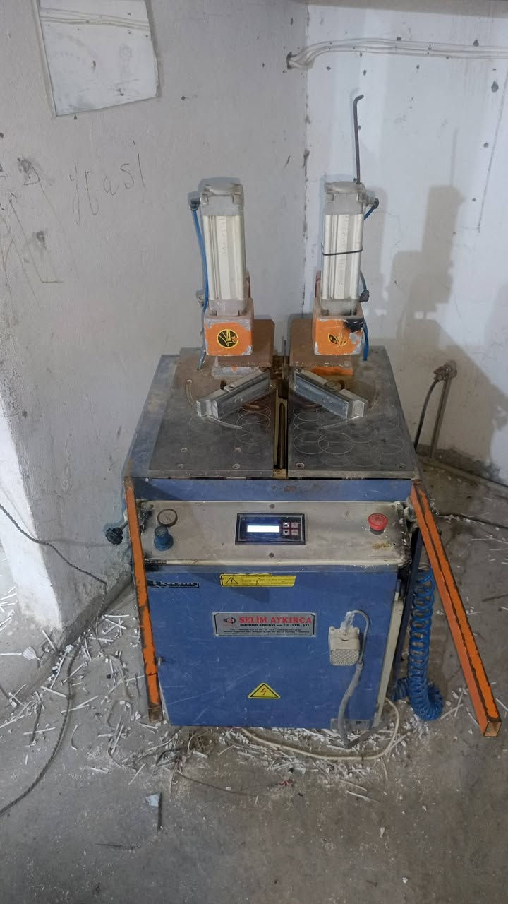 معمل بلاستك PVC نضيف شغال للبيع بسعر مناسب
المكان جنوب الموصل ***********
