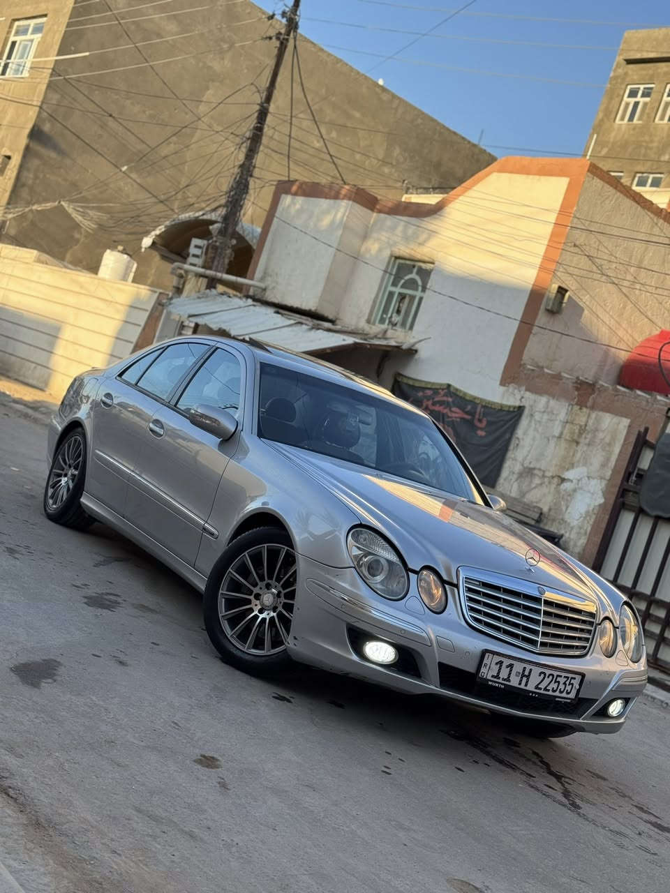 مارسيدس 211 /E350 المرغوب مديل 2005 خليجي مكفولة كفالة عامة من الصبغ والتبديل سونار موجود السياره فول مواصفات 1/1 كشنات جلد تدفئة وتبريد فتحة شاشة كامره خلفية تحديد مسار انضمة قياده  تحكم ستيرن مانع انزلاق بعد بيها هواي مواصفات منضومة زنون ابلادي السياره جديده بمعنا الكلمة رقم بغداد باسمي تحويل مباشر هزه جديده تخم حدادية تخم تايرات جدد السياره احلى من الصور السعر 128 بيها مجال بسيط مكان السياره بابل مركز المدينة 
***********
