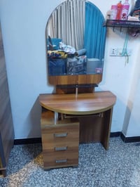 غرفة نوم • أثاث خشب • ميز تواليت