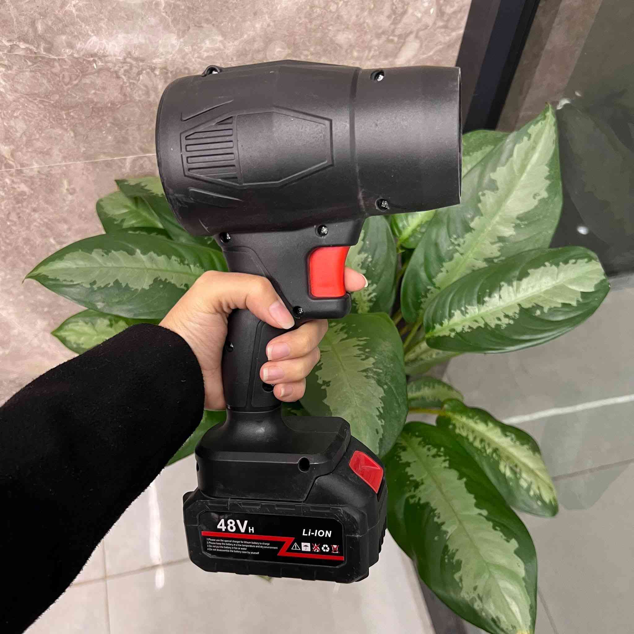 بلور هواء شحن قوي كلش كلش اذا مو هيج يشگ الكاع ترجعه سعره 15 الف
***********
