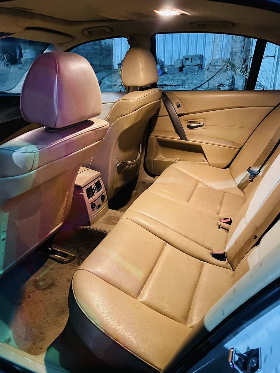 ادوات BMW  ميماتي مديل 2008 خليجي وكالة الغانم گص صبغ وضربه ماعده الدعاميه متومه  طبق الاصل 
.. 
كفاله گير مكينه حداديه تبريد
• المواصفات
_ فتحه بالسقف / تنته
_ داخلي بيج خليجي تدفئه تبريد بالكشنات
_ برده خلفيه
_ لايت دوار 
_ نضام صوت ودمام
_ تخم تاير جديد
_ تبريد قطعتين خلفي وامامي
_ عدة اسعاف جديده بالصندوق
_ مع سبير و مثلث  وجك  
_ باتري جديد
_ عبوة + فيت بم جديد 
_ دهن الًيَوُمًِ بدلته وكاله اُصًلًي 
_ وبعد هواي مواصفات
_ مكاني البصرة القرنه
_ بيع او مراوس حسب القناعه 
_ السعر 60وبيها مجال قليل للشراي كل التفاصيل مذكوره
رقم الهاتف *********** الموشراي لا يكسر بل سعر رجا
