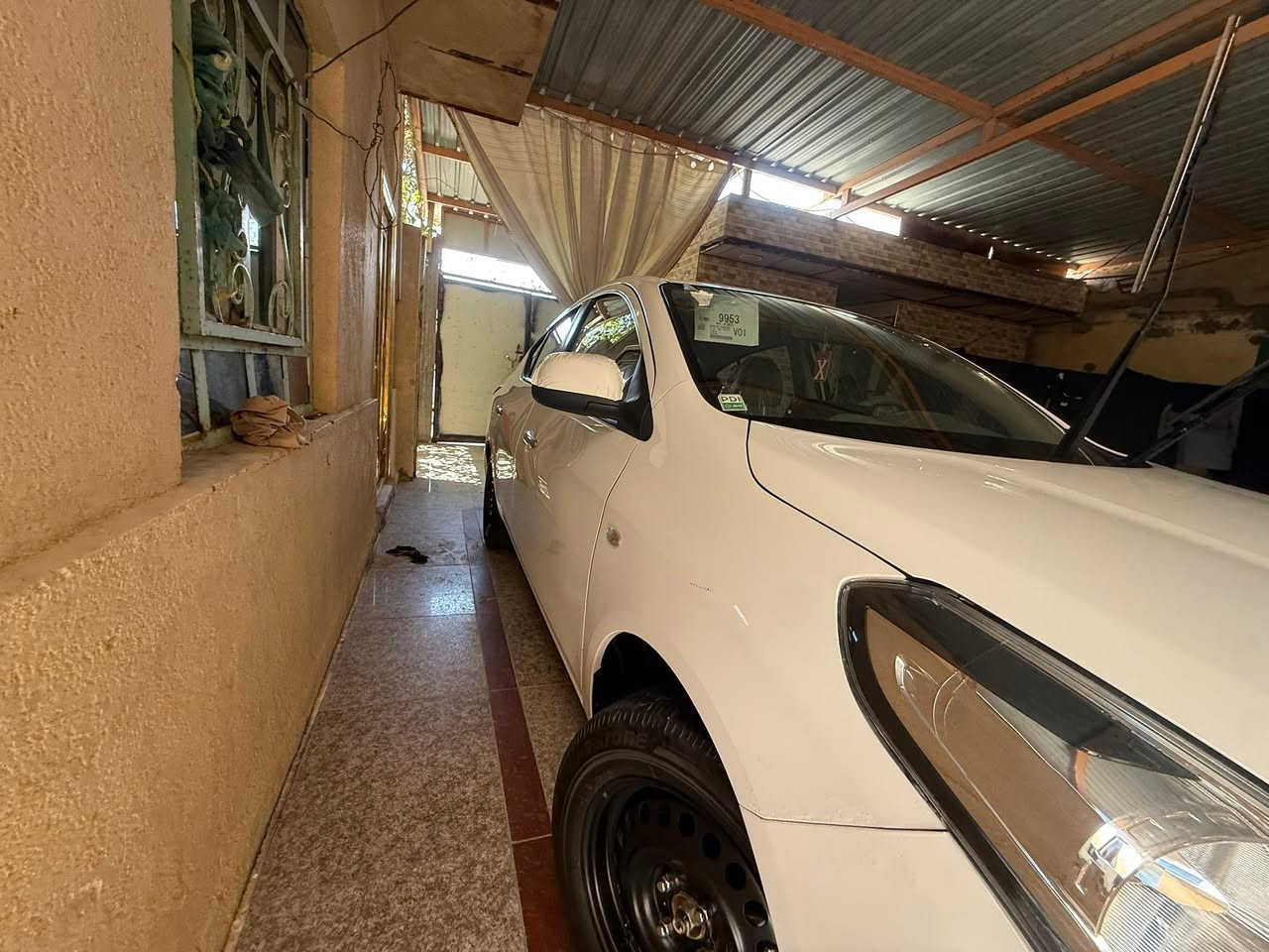 سلام وعليكم نيسان سني هندي بلته زركه ضمان السور سياره جديده كلش شاشه لكزز  سعره ١٢٨ 
***********حسين ابو علي مكاني ام قصر

