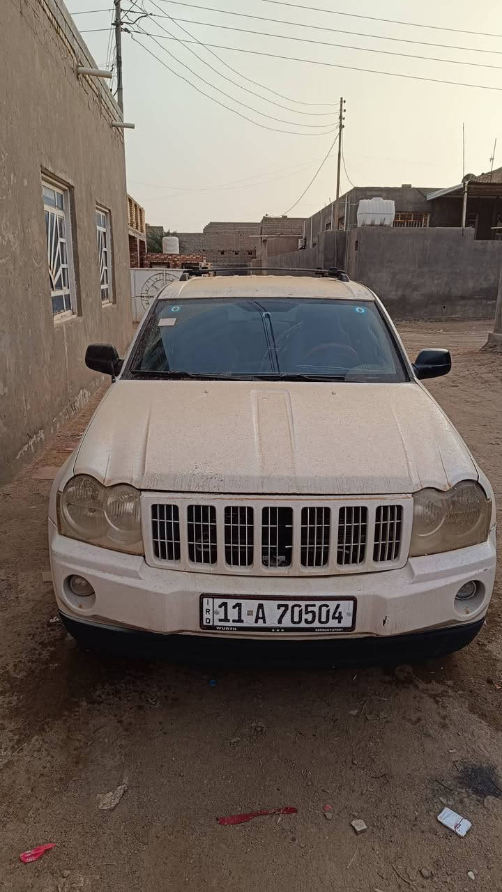 جيب 2006 محرك وكير بلادي( 3700 )V6مكفولات  رقمها بغداد ارقامها توني استلمتهن كهربائيات كلها  شغاله حداديه جديده سياره نظيفه واحلى من صور سعر 65 قفل مكانها بصره الدير  ***********
