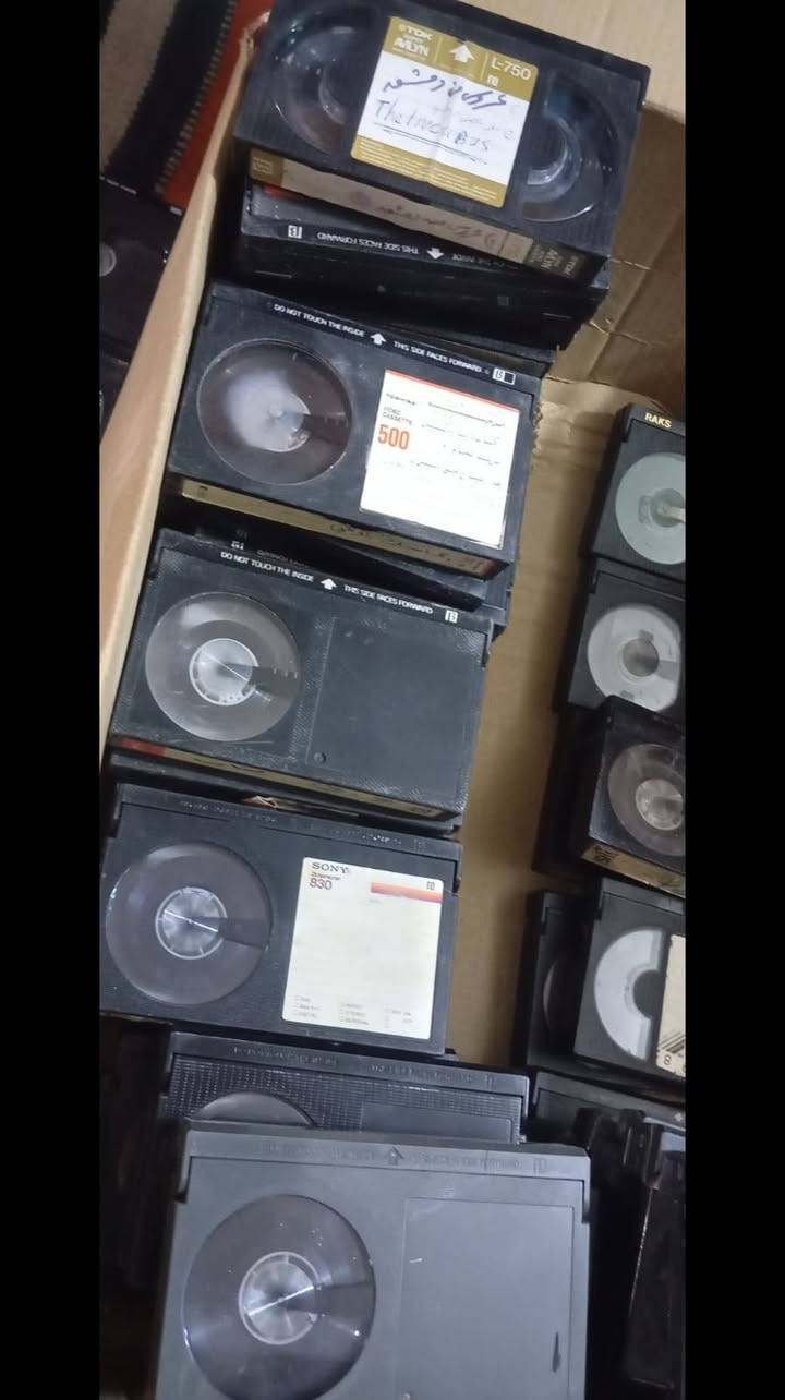 ١٠٠ كاسيت فيديو
٥٠ كبير vhs و ٥٠ صغير بيتماكس 
١٠٠ ألف مع التوصيل 
للحجز والاستفسار مراسلة الصفحه


**إذا كنت صاحب هذا الإعلان وتريد حذفه لأي سبب، رجاءا أرسل رسالة إلى الدعم الفني**