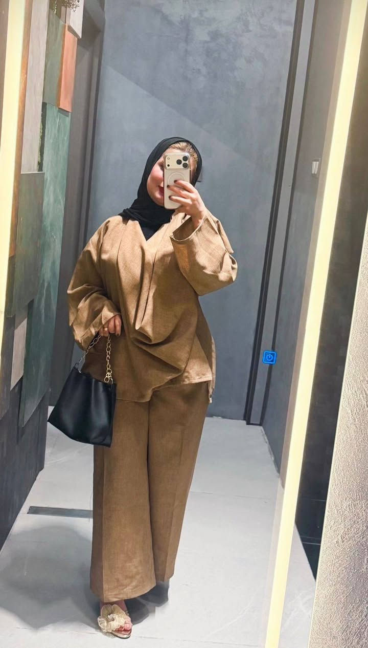 بنات نفس هذه السوت لون اسود طلبته من بغداد سعره هو والتوصيل ب46  طلع جبير عليه وميقبل يسترجعه اي وحدة تريده بيش متكول خل تاخذه قياس 40_42 مملبوس


**إذا كنت صاحب هذا الإعلان وتريد حذفه لأي سبب، رجاءا أرسل رسالة إلى الدعم الفني**