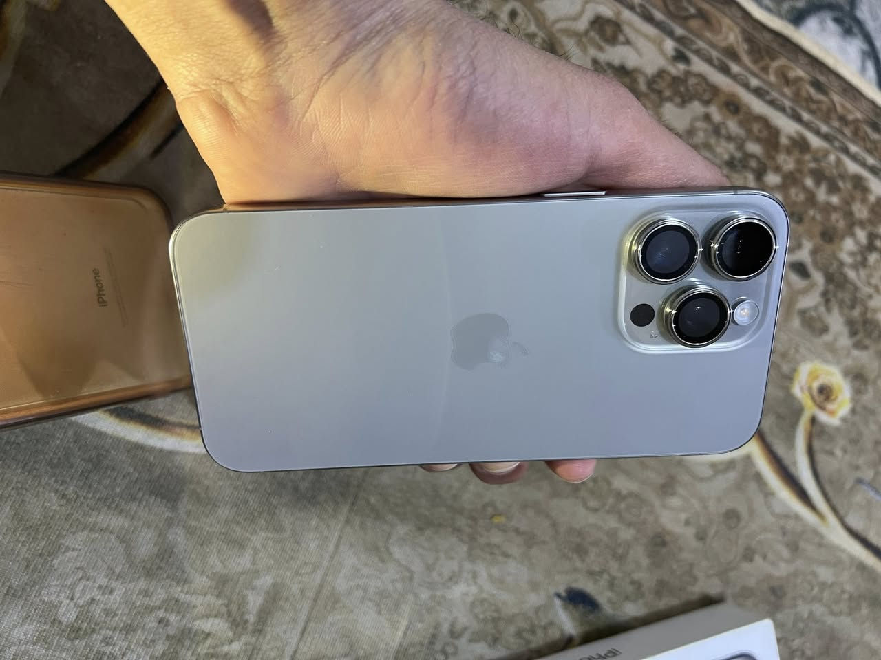 آيفون 15برو ماكس شرق اوسط
ذاكرة 256
بطارية 86
جهاز نضيف كلش ماستر كوالتي كما موضح بالصور 
مليون و50وبيه مجال بسيط 
للاستفسار ***********
