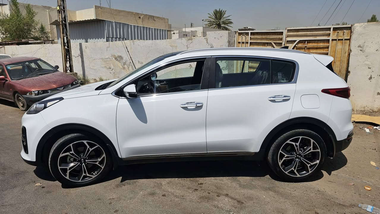السلام عليكم ...
كيا سبورتج (جيتي لاين ) خليجي سنوية هزة جديدة
مكفوله من الصبغ والتبديل كير محرك مكفول
 فووول مواصفات للاخير 
‏( GT.LINE)  
موديل 2021
المواصفات 
بصمه تشغيل 
بصمه ابواب 
تشغيل عن بعد 
شاشه كبيره 
كامره دواره 
واير ليست شحن 
سايد بريك دكمة 
نظام انحدار 
نظام سبورت 
نظام ايكو 
ماشيه ٦٩ الف
محرك 2000 دوش 
شفتات بالستيرن 
مري شفط كهرباء 
دركة سبورت 
تحكم ستيرن جهتين 
جنطه كهرباء 
كشنات كهرباء 2
كشنات جلد مع تدفئه تبريد 
بلوتوث + اوكس 
بلوجكتور رباعي زنون 
حساسات امامية + خلفيه 
ويل كب كروم حجم ١٩ رياضي
اشاير بالمري 
بك لايت لد 
قطعتين تبريد 
تايرات جدد
رقم بغداد الجديد 
تحويل مباشر 
مكاني بغداد 
سعر 230 ورقة
ه‍ *********** مكاني بغداد
سيارة حلوة مرتبة متصرف عليها اي شي تايرات جدد بانزين محسن دهن جديد كلشي متصرف عليها
