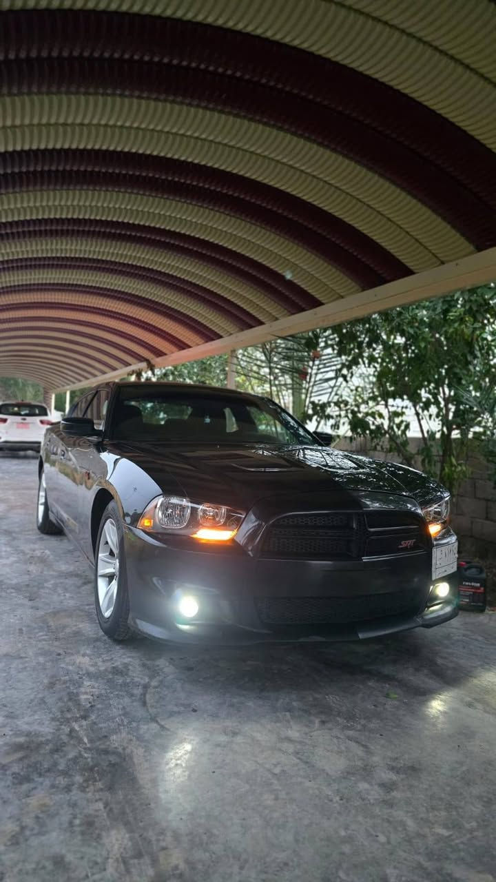 جارجر 14
حادث بنيد مبدل أصلي نص باب صبغ 
باب عسكس السايق
السياره مال بيت 
***********
