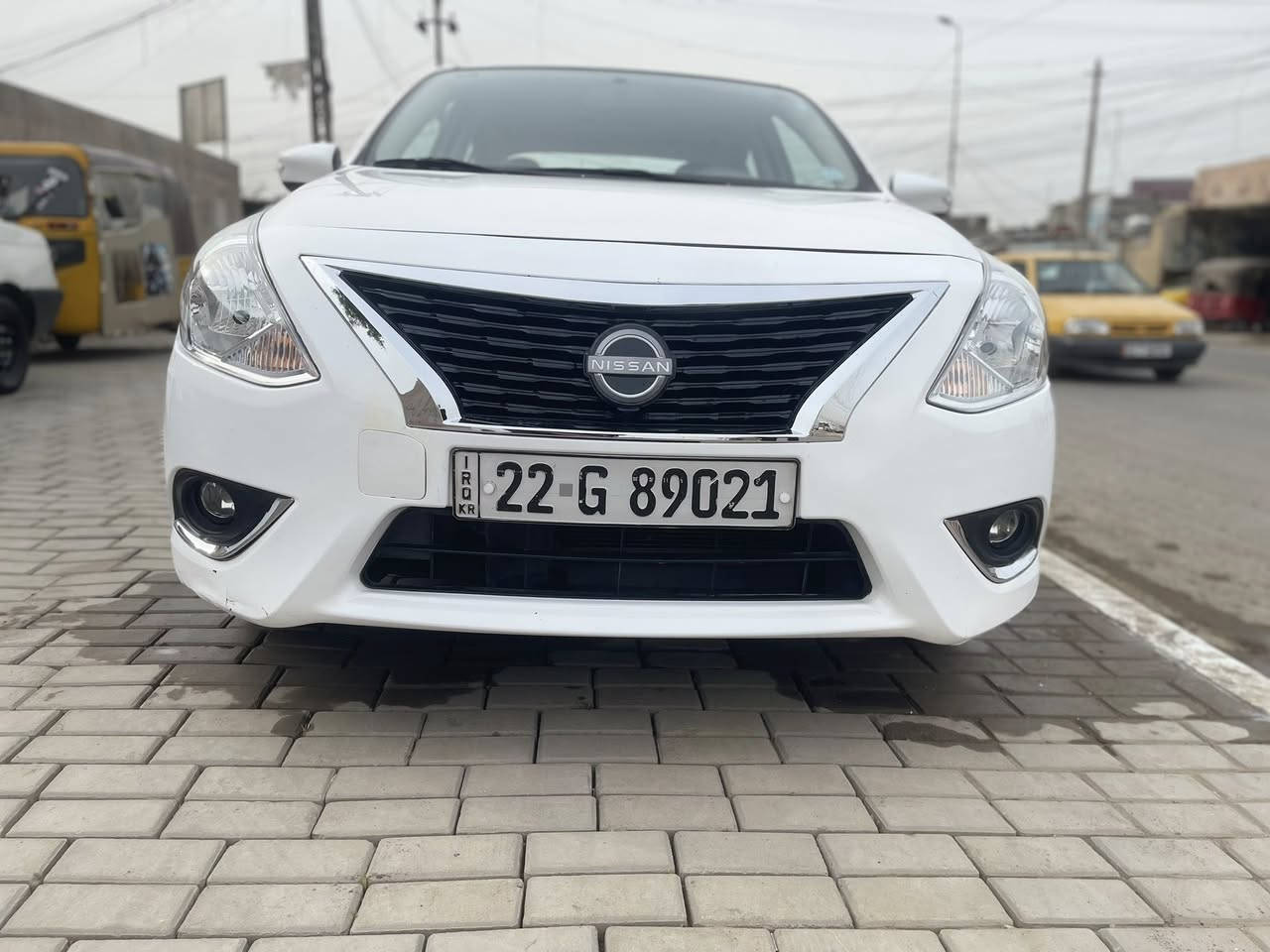 السلام عليكم ورحمة البيع نيسان سني فول موصفات موديل ٢٠٢٤ مقفوله من الصبغ ولا تبديل بيه شويه بارد بينه بلصور بس هذني تخم تايرات تفاصيل داخل صور السعر  ١٢٢ رقم *********** $. ***********
