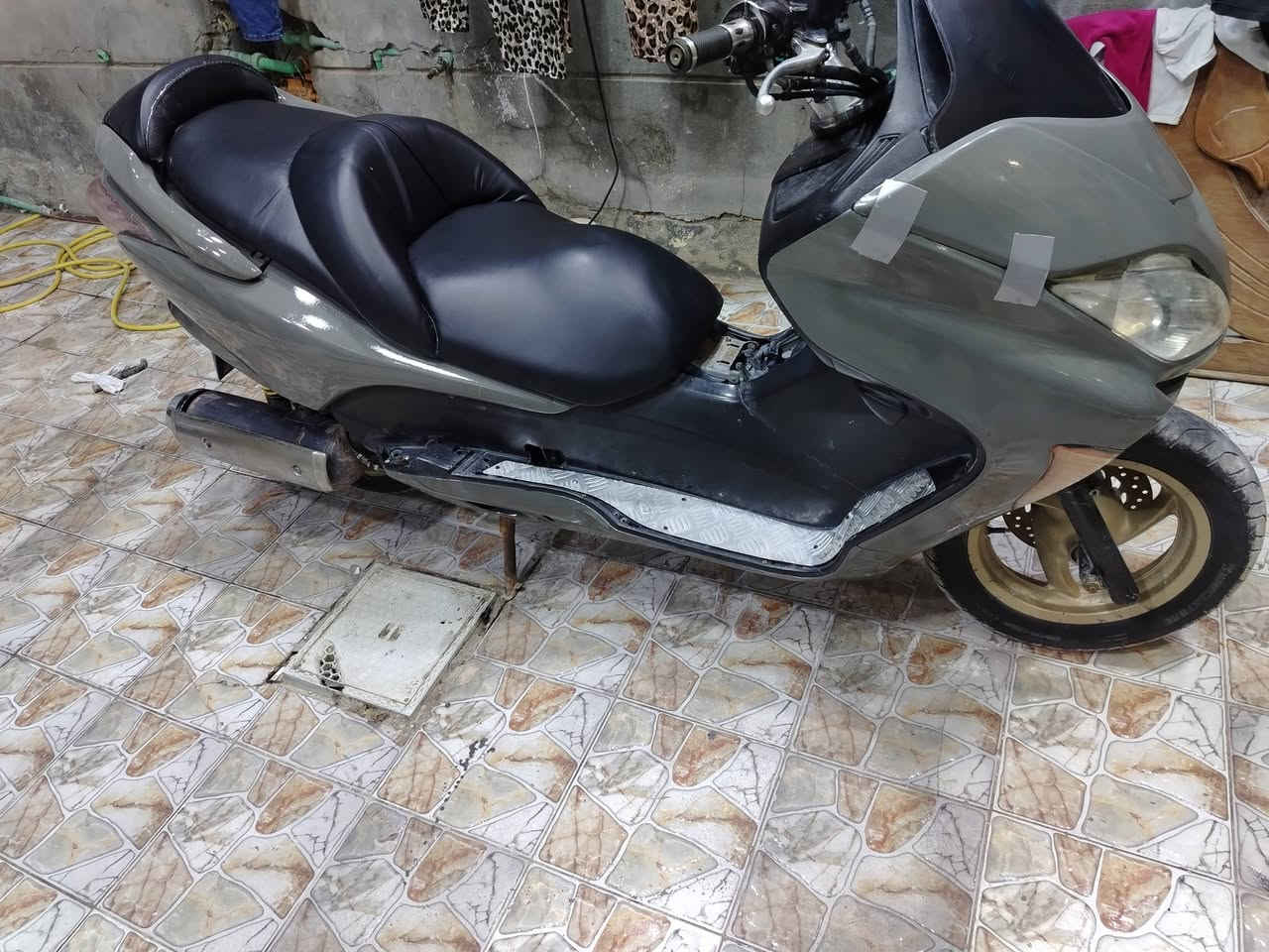 سلام عليكم 
فورزه 08 للبيع
 الدراجه بصمع مو سويج صبغ
جديد. محرك مفتوح تجفيت درجه اوله
 باتري جديد تايرات جديده.
دوشمه درجه اوله اشاير شغاله نكره سلف محرك اخرس
قايش جديد بنز كلج جديد 
مكاني ديوانيه السعر ٦٥٠
مكاني ديوانيه
الهاتف ***********
