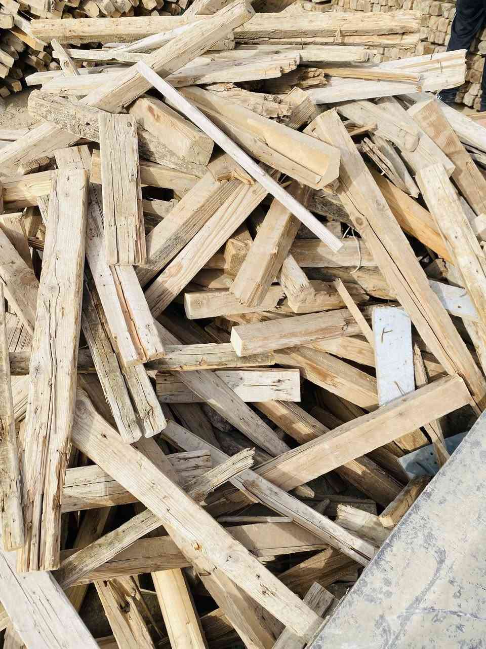 اليشتري هيج  خشب عندي    شكد ميريد   خلي يتصل ***********
