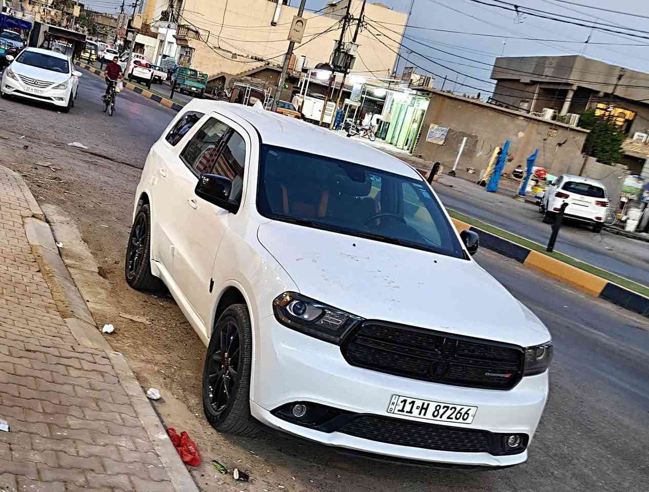 السلام عليكم 
دورنكو 17 رقم بغداد انكليزي 
ماشية 80 ميل 
6 سلندر 7 راكب 
SXT black top 
سنوية جديدة بأسمي 
كير محرك تبريد ثلج 
ضرر جانبي فقط موضح بالصور 
السعر 220 وبيها مجال 
مكاني ديالى/ خان بني سعد 
***********
بيع مستعجل
