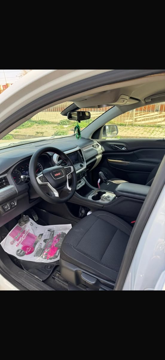 جيمسي اكاديا موديل 2021
محرك 2.5 
مواصفات 
بصمة 
شاشه كبيرة 
الضرر
جاملغ السكن فقط
ايرباك سستم 
حساس خلفي
رقم شانصي موجود بالصور 
مكان كركوك 

***********
