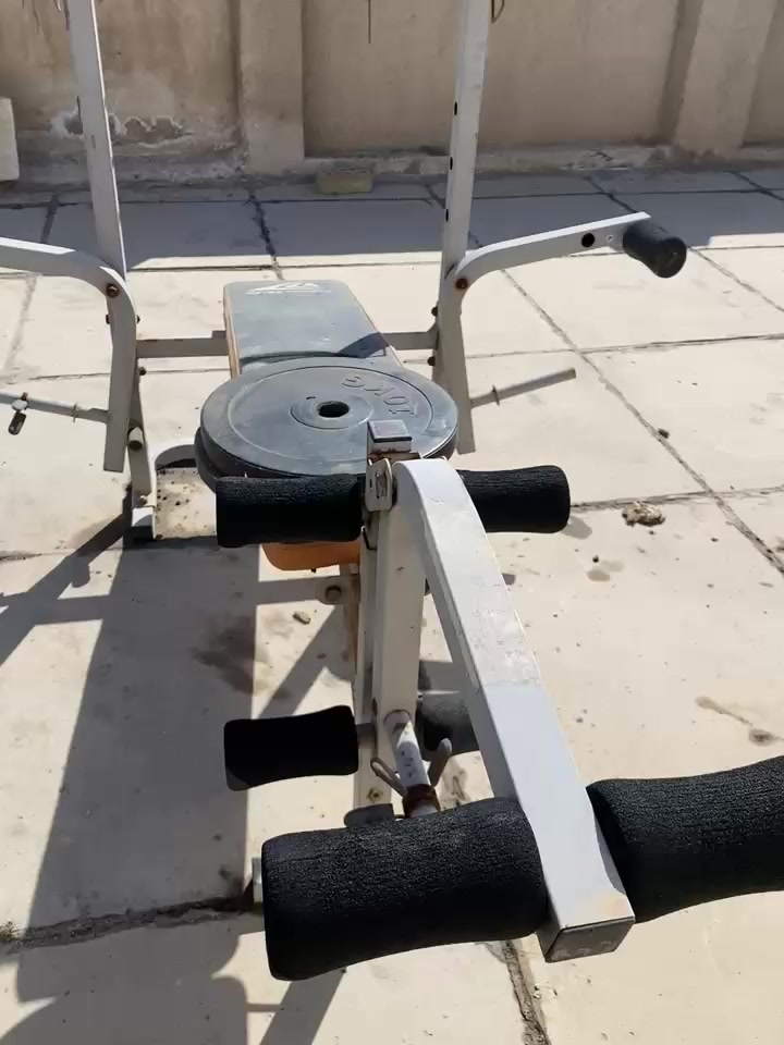 السلام عليكم عندي جهاز بنش رفع أثقال متعدد الاستخدامات بحالة ممتازة جداً ، مثالي للمنزل أو الجيم الصغير.  مع شفت و 3 اقراص  قرصين ابو 10 كيلو او قرص ابو 5 كيلو  مع دمبلصات زوج وزن التك 12.5 

بيع شلعه وحده 150 
مكاني بغداد الشعب وذا شراي نتفاهم على سعر

رقم الهاتف ***********
