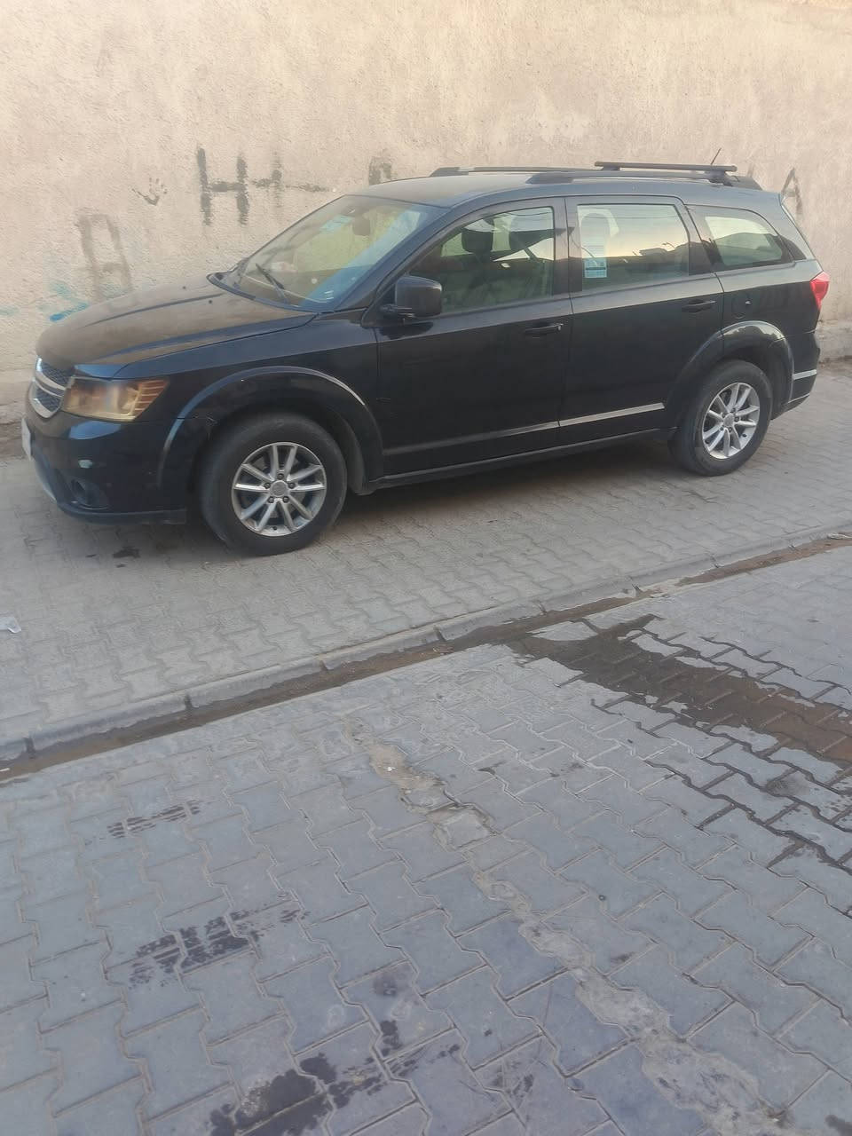 جورني 5 راكب 6 سلندر
موديل 2013

السعر 90 او بيه مجال 
سماوه قضاء الرميثه 
***********
