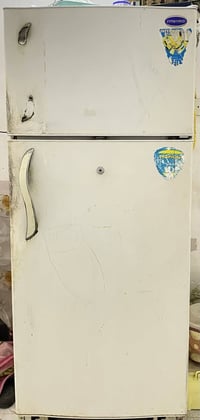 للبيع ثلاجة كونكورد لبناني حجم ١٤ قدم مستعملة نظيفة شغالة تبريد وتجميد...