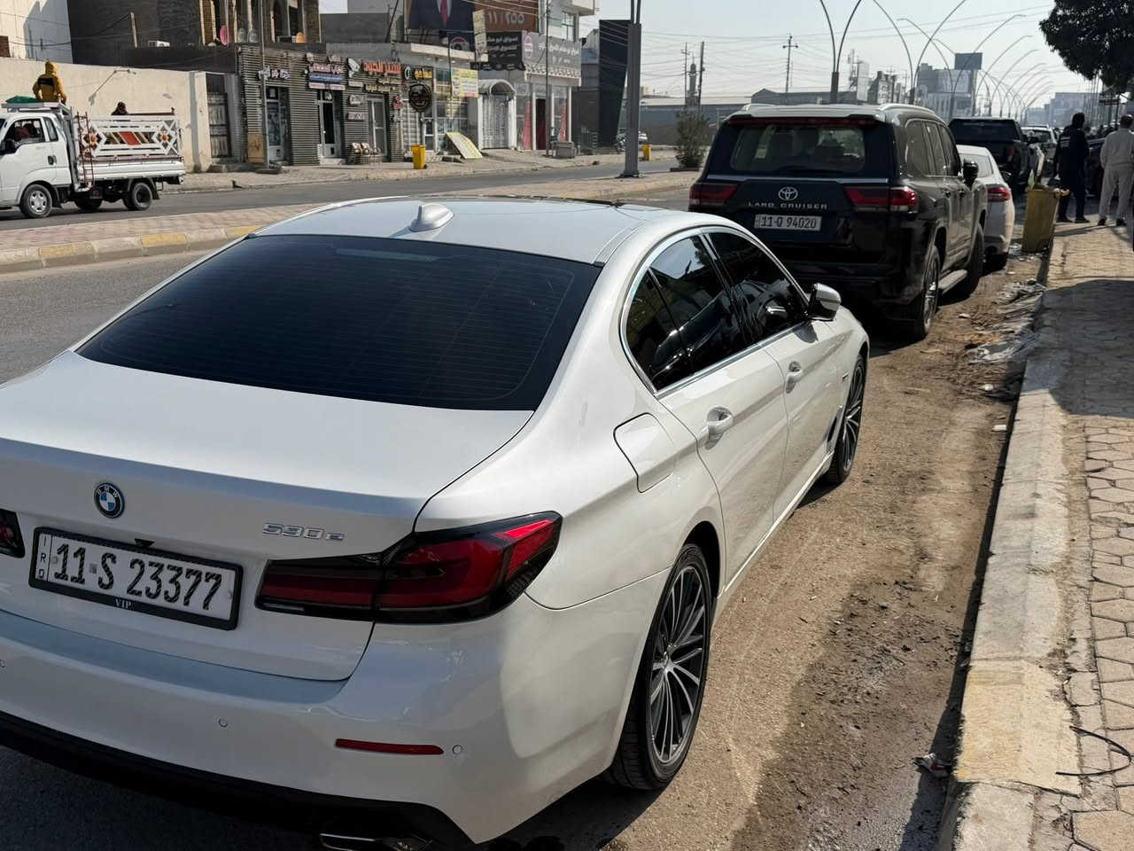 السلام عليكم ورحمة الله
بي ام موديل 23 حجم 530e
السياره فووول مواصفات للاخير
3 انضمه قيادة 
سياره مابيها قطعه مبدل او صبغ عدا مكان بي شبر ومكانين بارد
سياره جديدة خارج وداخل رقم بغداد باسمي 
البيع السعر 30 الف دولار
غير متواجد على الفيس بوك نهائيا 
*********** متواجد واتس اب واتصال ففط
