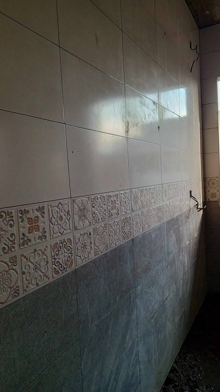 لعمل كافة انواع السيراميك 

اخوكم أدهم ال دليم 

هاتف ***********
         ***********
