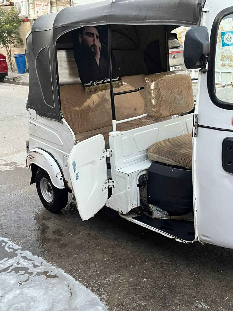 سلام عليكم تكتك ٢٠٢١ رقم او سنويه  تكتك بيها خيسات موضح بل صور +بيها تنقيص او تبخير قليل
تكتك نضيفه او جاهزه الشارع كهربائيات كلها شغاله تخم تاير 
اشاره زنون  +كلوب زنون 
مكاني بغداد الشعله 
رقم الهاتف :***********
سعرها ٧و نص او بيها مجال
