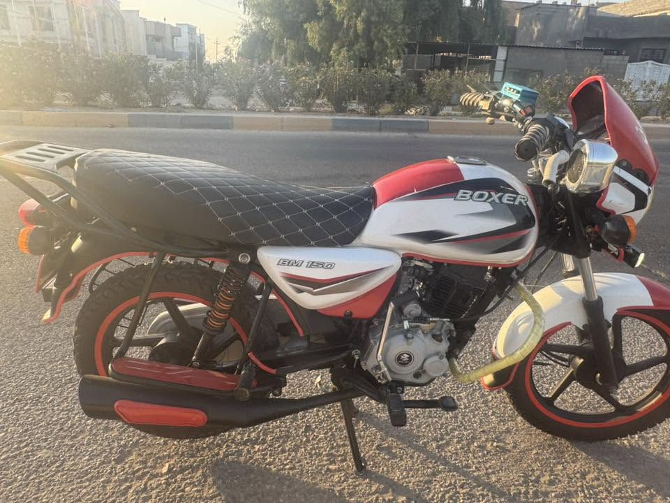 دراجه بوكسر موديل ٢٠٢٣ نضيفه كلش مابيها اي نقص مكينه ما مفتوحه ما متقرب عليها سبانه عل وضع الشركه أوراق اصوليه شوط الترقيم 
للاستفسار ***********
