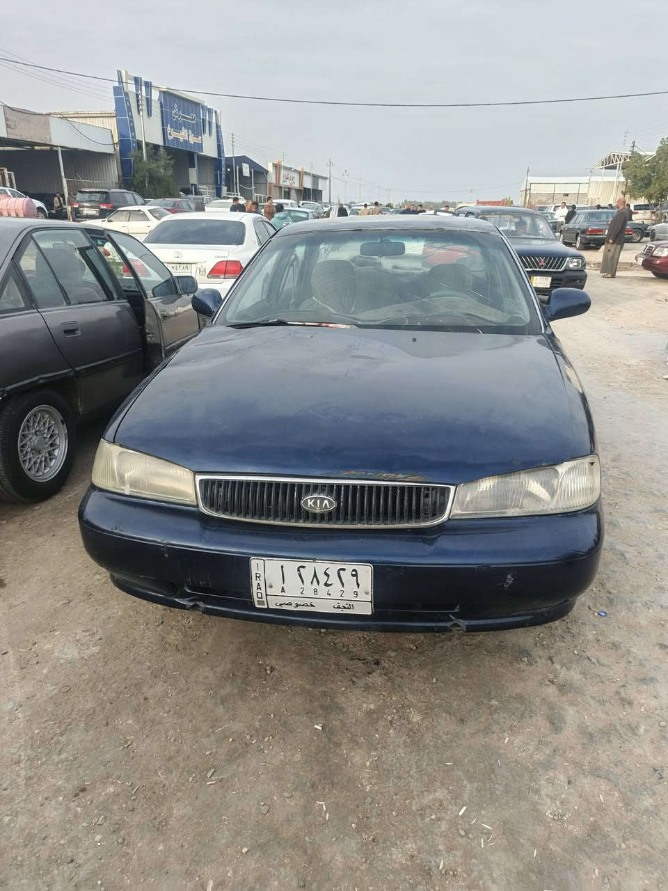 سلام عليكم كيا كريدوس لبع سياره جاهزه من كهرباء طخم تاير مكينه وكير مشروطات اما نقصه دبلات زوج خلفي  وجكات الجنطه والبنيد مشتريهن ما شادهن
رقم نجف المالك يداور سنويه صاقطه  مكان سياره ذي قار سوق شيوخ ***********
