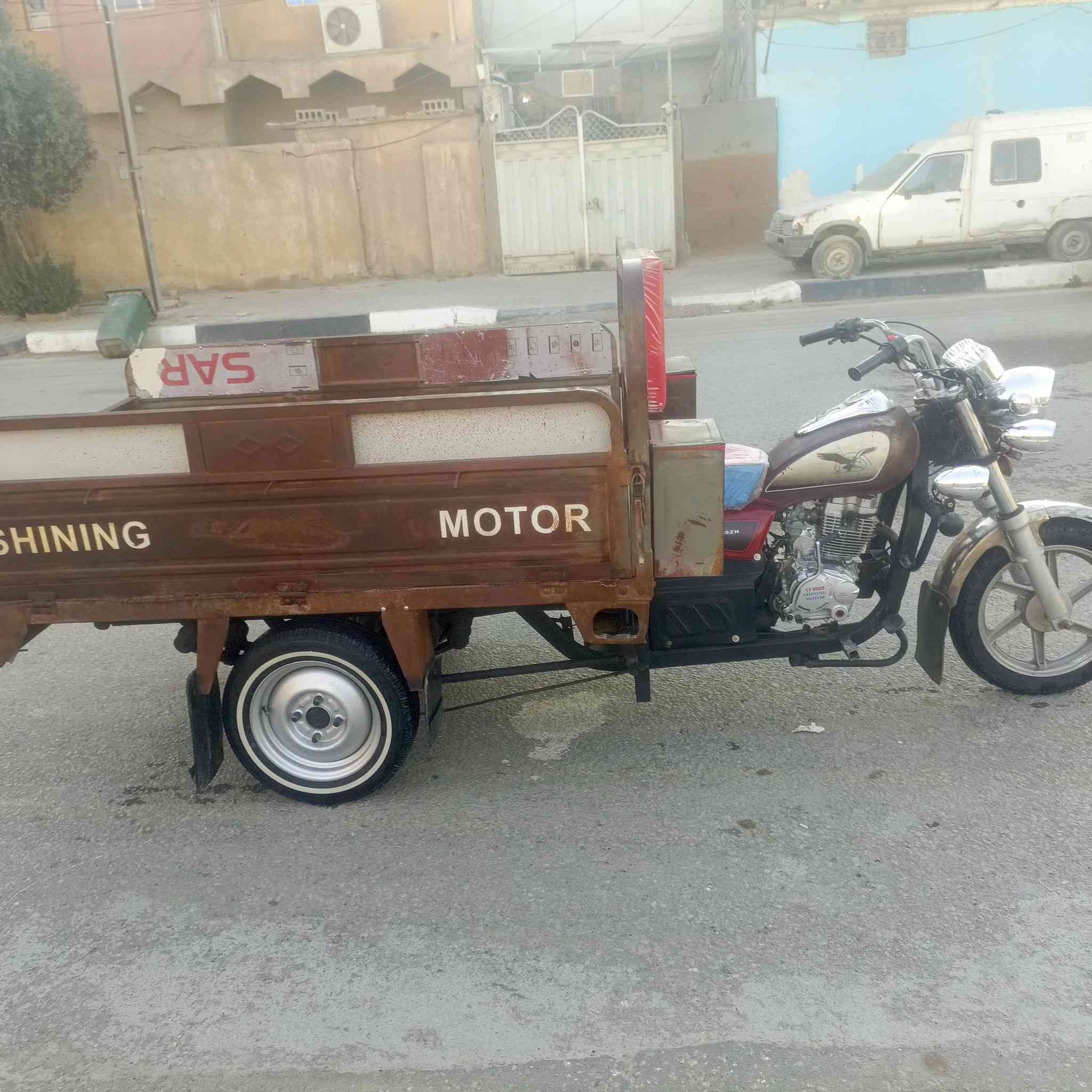 السلام عليكم ستوت 
***********

للبيع موديل 2015 مقفوله كفاله عامه العنوان كربلاء
