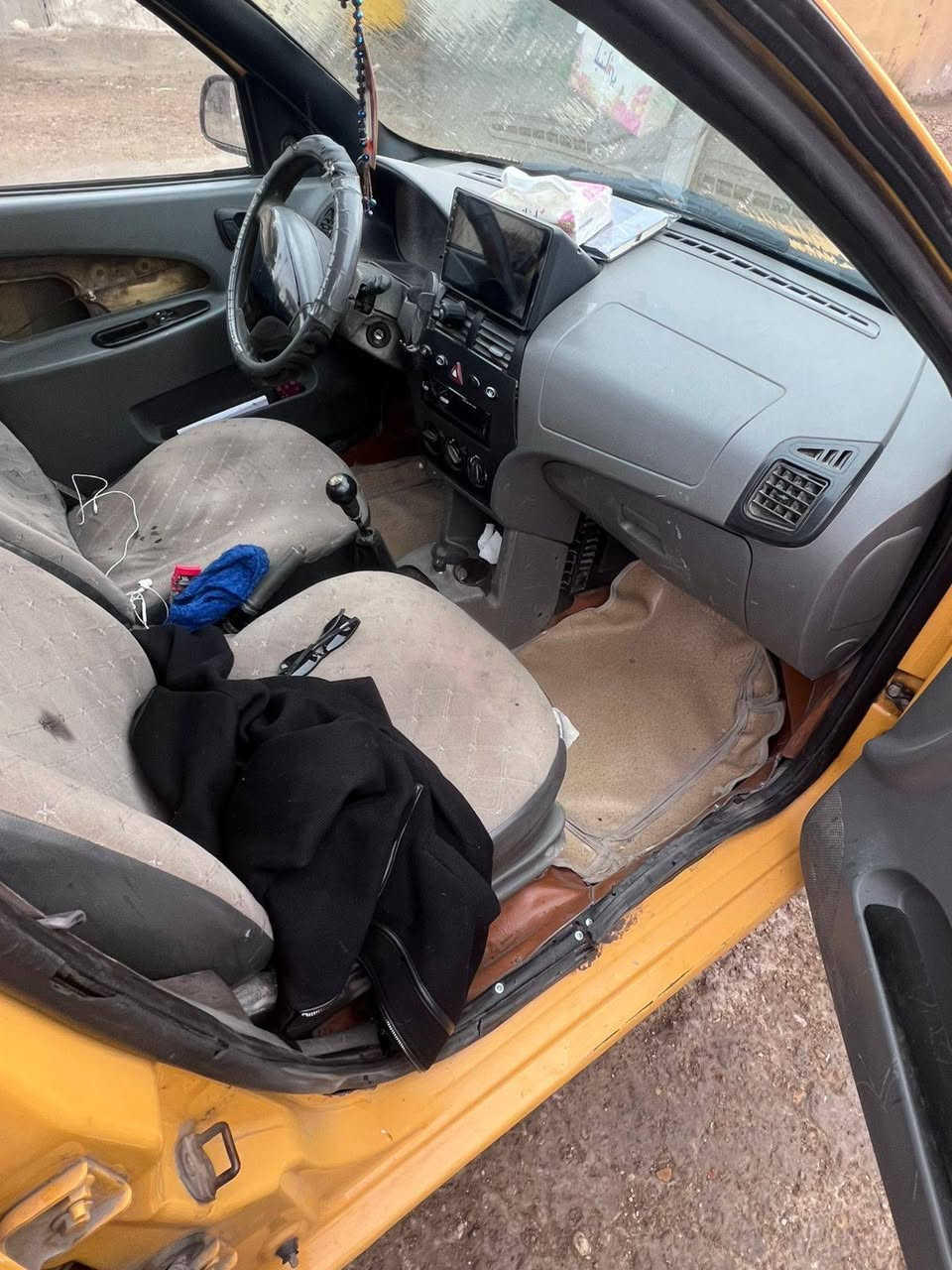 السلام عليكم طيبه موديل 2015 للبيع رقم بغداد مصفره هيئه مكينه وكير خير من الله السعر 35 وبيه مجال قليل العنوان بغداد رقم ***********
