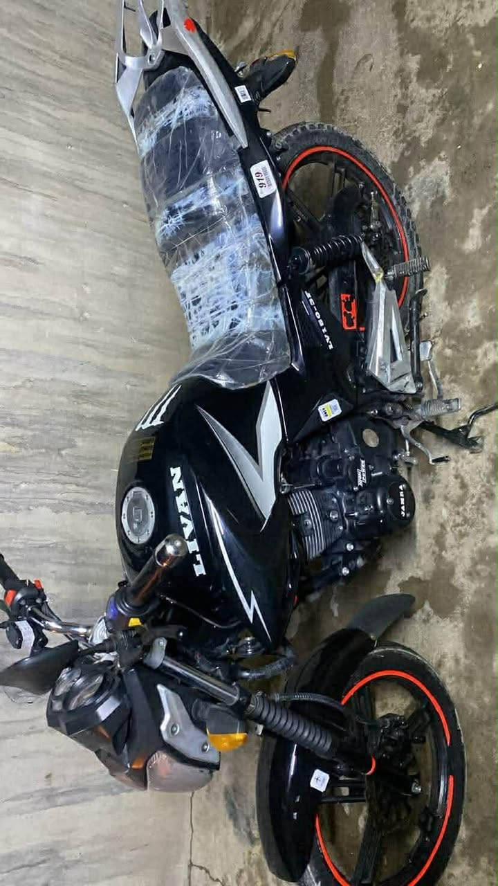 منفيست اصلي موناقصه ولأربع واتساب ***********
