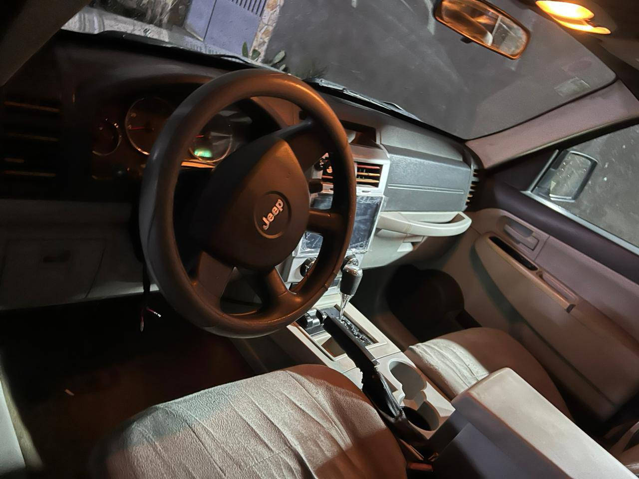 السلام عليكم جيب لبرتي موديل 8 بيهة جراد بل بنيد وبيهة جاملخ شوية صبغ اثر الطخة وموجودة صور الطخة بل منشور 80 وبيهة مجال حك الجية عارضة 80 وبيهة مجال ***********
