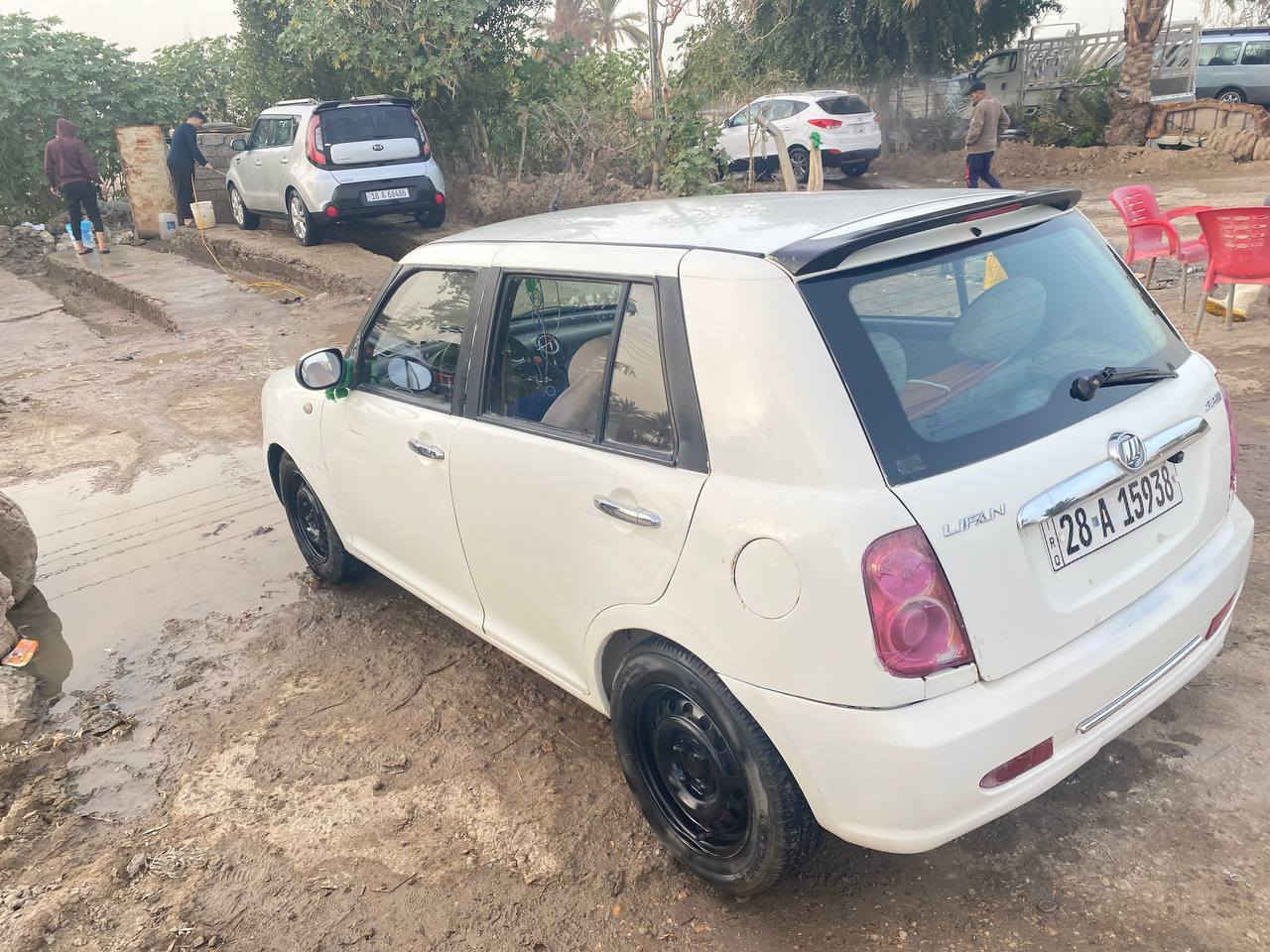 ليفان 320
مديل 13 سنويه لل27
 اضمنلك مداور 
محرك كير وتبريد مكفولات
السياره مضروبه بالجنطه
كعدتها حلوه والسياره خير من الله 35 وبيها مجال
*********** واتس واتصال
