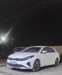 Kia k3  2022  تجميع الصين  ماشيه 23 الف كيلو  السياره مكفوله من الضربه...