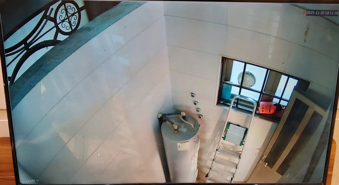 مستعدون لتجهيز وتنصيب الكاميرات 📸
لكافة المواقع🌍
( منازل _ محلات _ شركات - مجمعات سكنية)
تجهيز وتنصيب وصيانة وبرمجة كافة انواع كاميرات المراقبة 📸
تنصيب كامرات عالية الجودة بدقة احترافية🔥
  🔴كادر متخصص بكاميرات المراقبة وصيانتها  والبرمجة
 متواجدون في جميع مناطق الكوت

  ويتوفر لدينا جميع أدوات التنصيب الحديثة 🧰
للاستفسار يرجى  الاتصال  على الارقام التالية : 
📞☎️
***********
