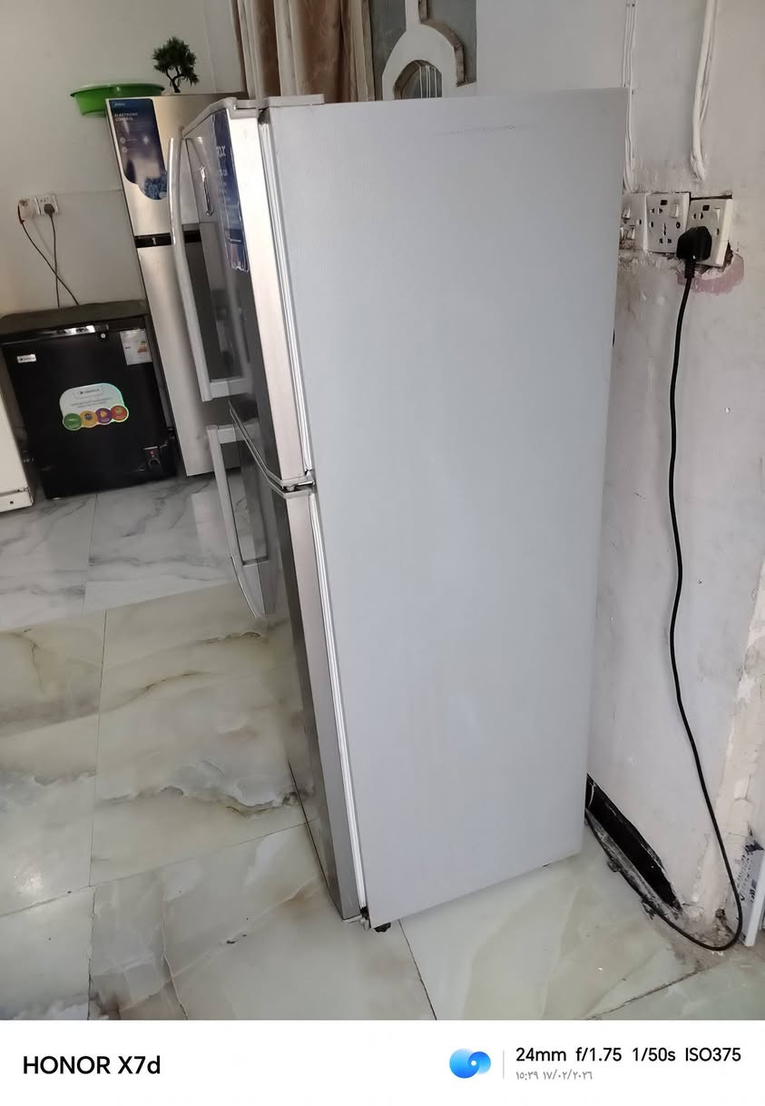 ثلاجات ما داخله تصليح نضيفات وشغلات البيع الاتصال ***********
