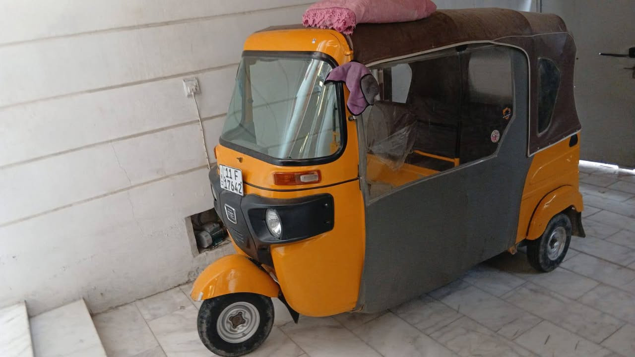 سلام عليكم تكتك البيع مديل 22شهر12 كفاله عامه من كلشي بغداد لحبيبيه مكلف بنشر أي ستفسار تصل هذه رقم ***********
