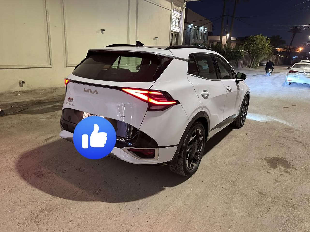 سبورتج  GT LINE موديل 2023 
(جيتي لاين )فول 1/1
 ماشيه 62000الف كيلو فقط
ضمان شركة الدوليه خمس سنوات او 60 الف كيلو 
- وارد خليجي 
‏‎ - بانوراما 
‏‎ - سعة المحرك 2.0L
-‏‎ مرتبط بناقل حركة أوتو 6 نمر
‏‎ - عدد AIR BAG6
‏‎ - حساسات أمامية 
‏‎ - حساسات خلفية
‏‎ - لايت زينون + LED
‏‎ - كشافات 
‏‎ - بك لايت LED
‏‎ - ويل كب 19
‏‎ - قبضات أبواب من الألمنيوم
-‏‎ اريل نفكيشن
-‏‎ تشغيل عن بعد 
‏‎ -فتح الصندوق كهرباء ذكي 
‏-‎ دشبول شاشة 
‏‎ - شاشة ابل كار بلي واندرويد اتو
‏‎- كاميرا دوارة
‏‎ - المقاعد جلد اسود 
‏‎ - تدفئة المقود والكشنات الأمامية + تبريد الكشنات الامامية
‏‎ - مثبت السرعة Cruise 
- الأوامر الصوتية
‏‎- أوضاع القيادة  Drive Mode
‏‎ - فحص أنظمة السيارة 
‏‎ - حساسات ضغط اطارات 
‏‎ - شفتات مقود
‏‎- تبريد شاشة
‏‎ - هاند بريك بصمة 
‏‎‏- ABS 
‏‎‏ - Auto Hold    أوتو هولد
‏‎‏- ISO Fex        ايزو فكس
‏‎- نظام مانع الانزلاق
‏‎- نظام نزول المنحدرات 
‏‎- اشارة في المرايا الجانبية
‏‎- مخرج منفذ الطاقة 
‏‎‏- حساسات كامله داير السياره 
شاحن هاتف لاسلكي 
ملاحظة/ السيارة كفاله من الصبغ 
 العنوان بغداد الكاظميه 

***********
