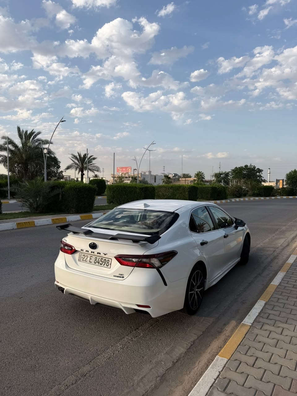 كامري 2021 Hybrid se

محرك 2500 v4
العداد : 100 الف ميل
وارد امريكي
بدون ايرباك فقط باب السايق مبدل بلادي
والباب الي خلف السايق بي صبغ
( صور الضرر مرفقة بالمنشور )
وبالعراق صار بالباب الخلفي اليمين 
ضرر بسيط موجود على حطتة 
السعر 190 وبيها مجال للشراي 

ملاحظة / السيارة اني كصيتها من المزاد يعني جناي مو بيع وشراء 
للتواصل : ***********
