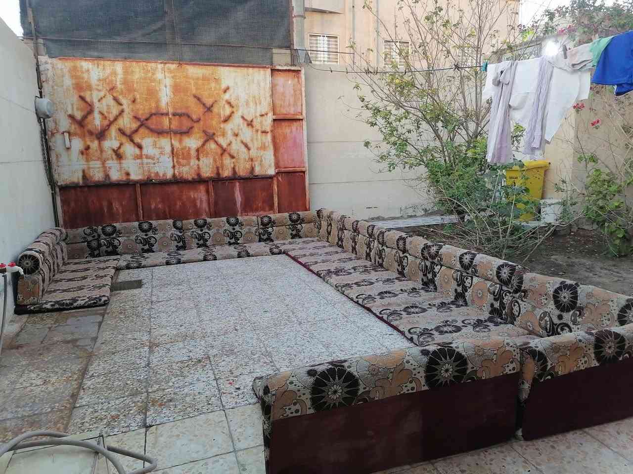 جلسه عربيه مستعمله للبيع ١٢ متر
١٠٠ الف
***********
