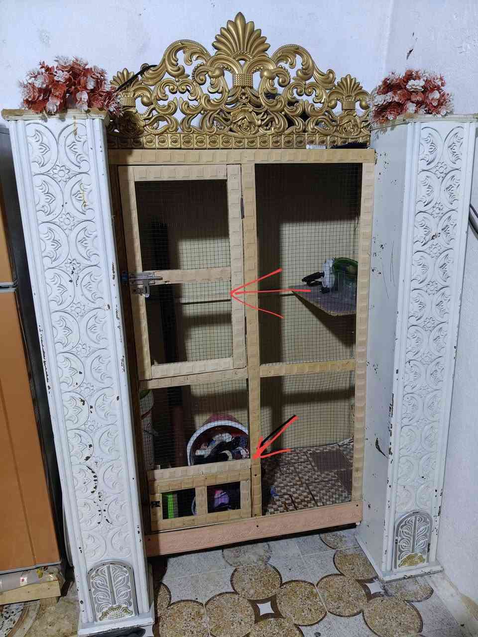 قفص للبيع التفاصيل بالفيديو بابين سعر 125 وبيه مجال للشراي مكاني بصره قبله***********
