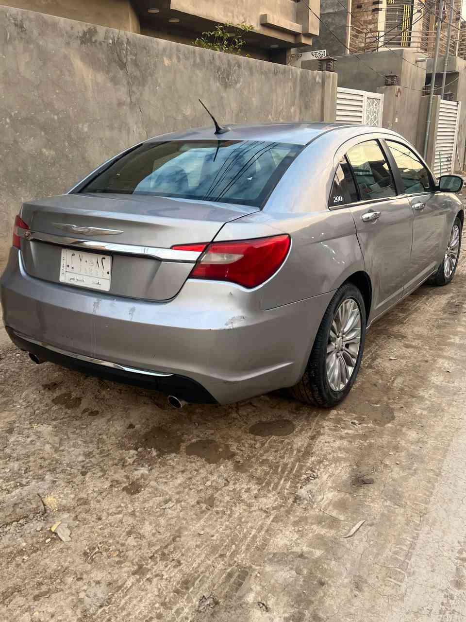 السلام عليكم
كلايسلير c200 
موديل 2013 
محرك v6 3600
ماشية 127 حقيقي 

السيارة داخله كلين من آمريكا 
تقريرهه مياه امطار  
بيهه فقط بارد بالباب الخلفي 

رقم بغداد باسمي
سنوية مجدده لل 2029

مواصفات السيارة : 
شاشة قلاب 
فتحة سقف
تشغيل عن بعد 
ويل كب 18  
تدفة مقاعد 
كرسي السائق كهرباء 
كشنات جلد  
مرأة عاكسه

السيارة خير من الله 
 
 باتري جديد 
تبريد ثلج
حدادية امامية جديده قبل اسبوع بدلتهه

كير ومحرك بدون قطرة تنقيص ولا تبخير ؜ بس بيهه صوت مال بطل واكف 

تخم تاير نظيف

السعر 84 ورقة
وبيه مجال بسيط

مكان السيارة بابل الحلة المركز

***********

