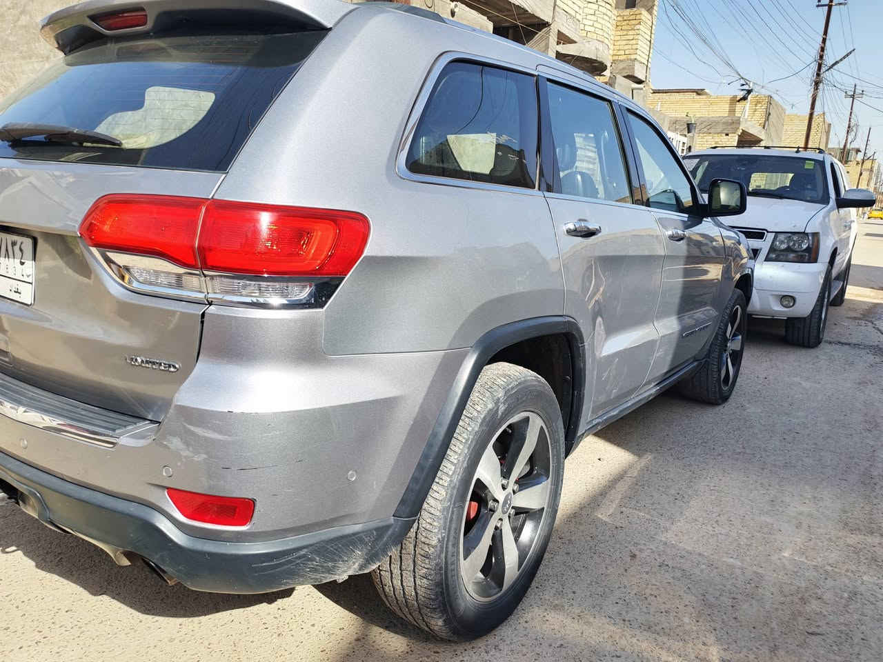 سلام عليكم جيب لاريدو موديل 2018وارد امريكي حادث 3قطع وبيه بابين مباوك فول مواصفات رادار امامي كامرات 360 بنراما حساسات خلفي امامي كراسي تدفئه تبريد+كراسي خلفي تدفئه مكينه 3600/6 مكينه والكير كفاله ماشيه 105كيلو مكانه بغداد الدوره ابو دشير السعر 170مستعجل ع بيع ***********
